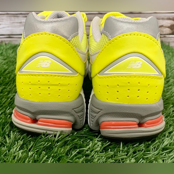 New Balance 2002R low-top sneakers (nwob) - Picture 5 of 7